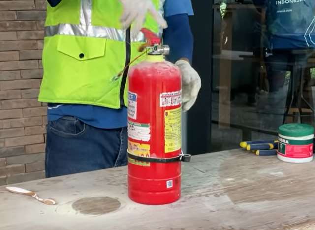 REFILL APAR - Proyek PT. Indorama Petrochemical di Cilegon, Banten oleh PT Naga Raya Teknik