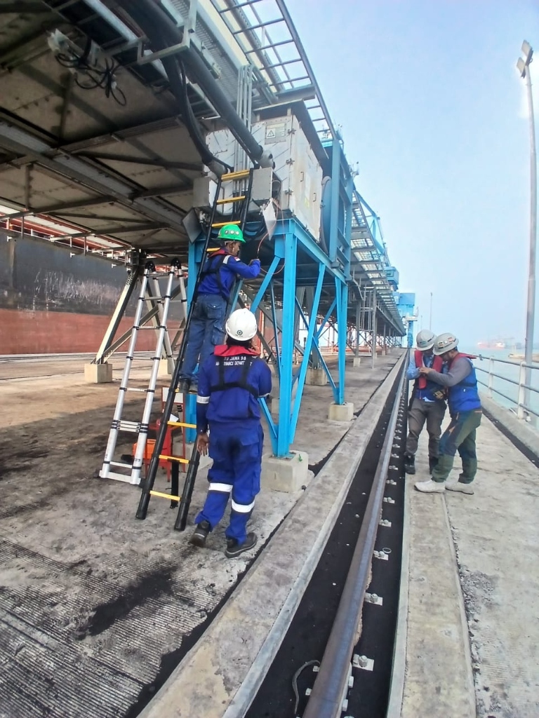 Splicing & OTDR Test - Proyek Fiber Optic & Instrumentation PT Naga Raya Teknik di Cilegon, Banten